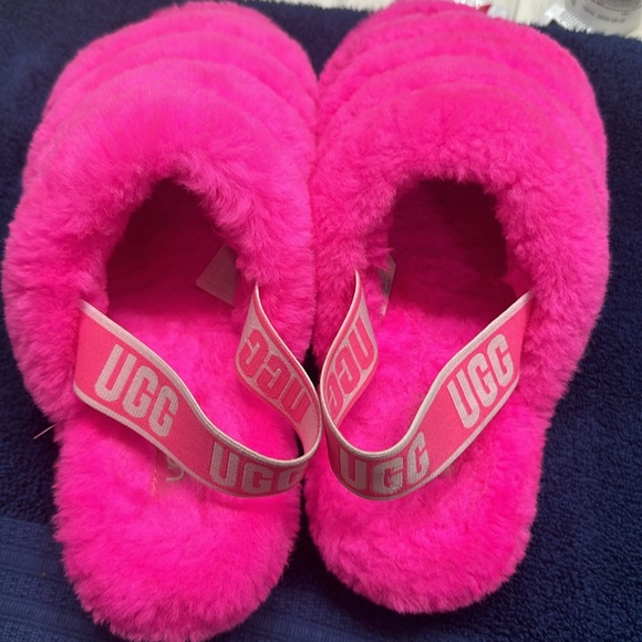 Woman’s Ugg - Picture 3 of 4